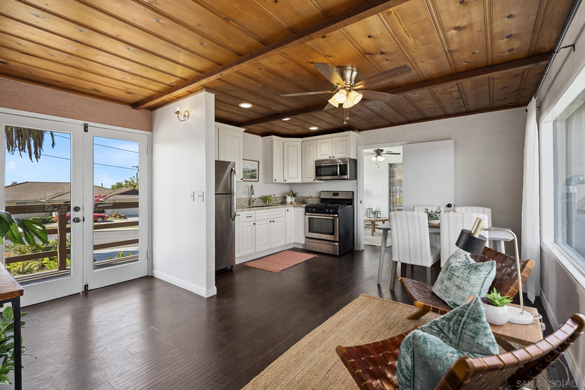 Bonita Dr, Vista, CA 92083