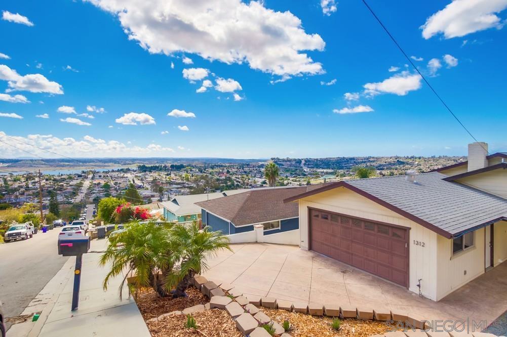 Paraiso Ave, Spring Valley, CA 91977