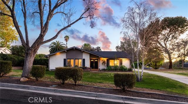 Muirfield Rd, Riverside, CA 92506