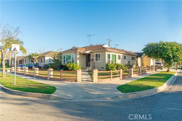Mcauley St, Lakewood, CA 90713