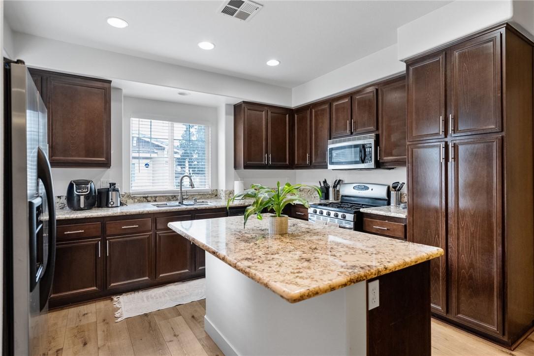 Blue Lupine Cir, Grand Terrace, CA 92313