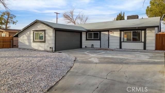 W Holguin St, Lancaster, CA 93534