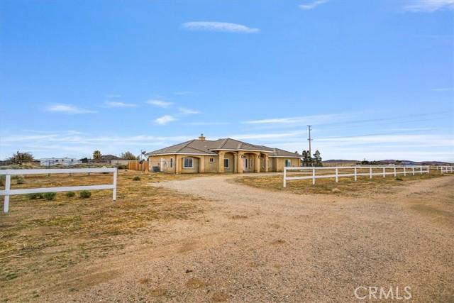 90th St W, Lancaster, CA 93536