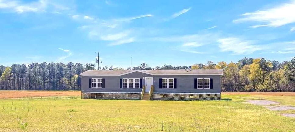 Compass Rd, Kingstree, SC 29556