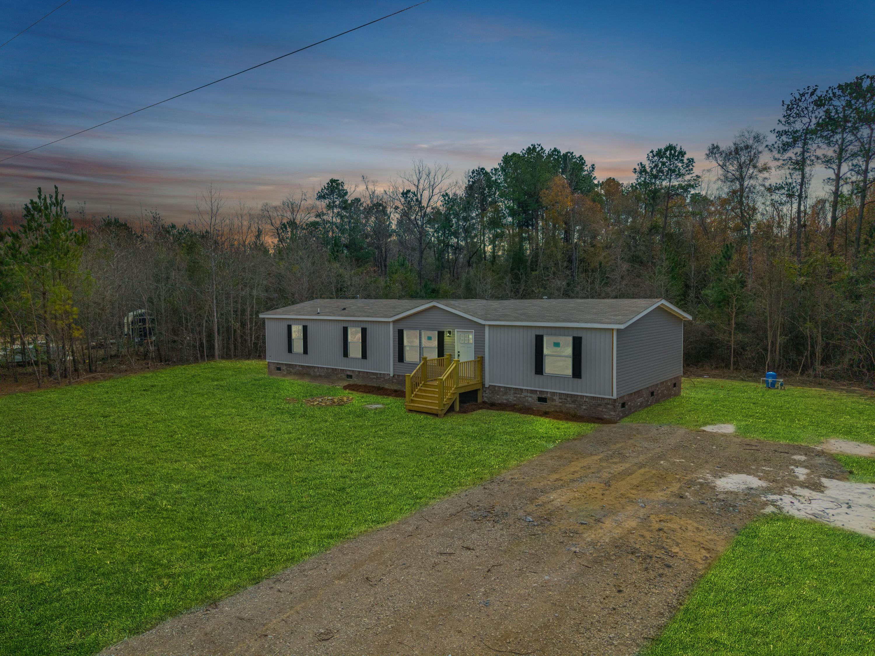 Devines Way, Cross, SC 29436