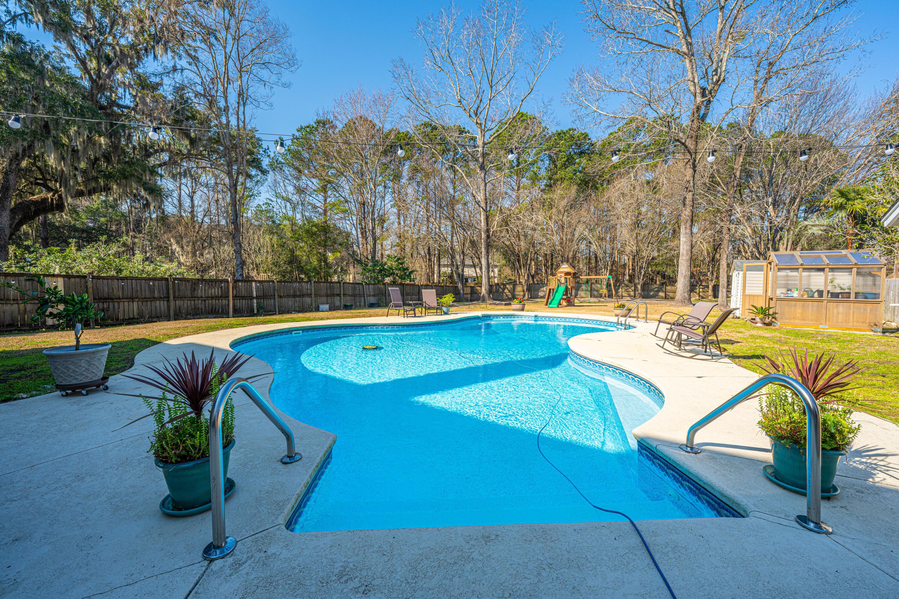 Kennestone Ln, North Charleston, SC 29420