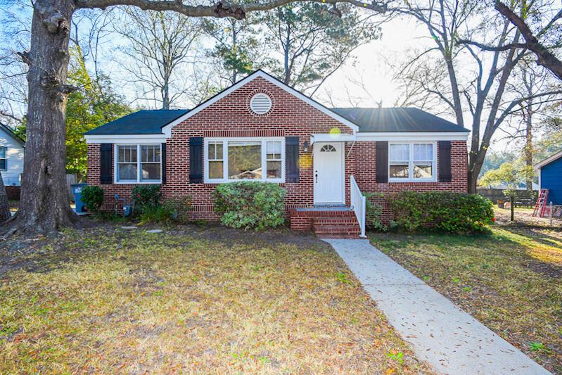 W Lakeland Dr, North Charleston, SC 29406