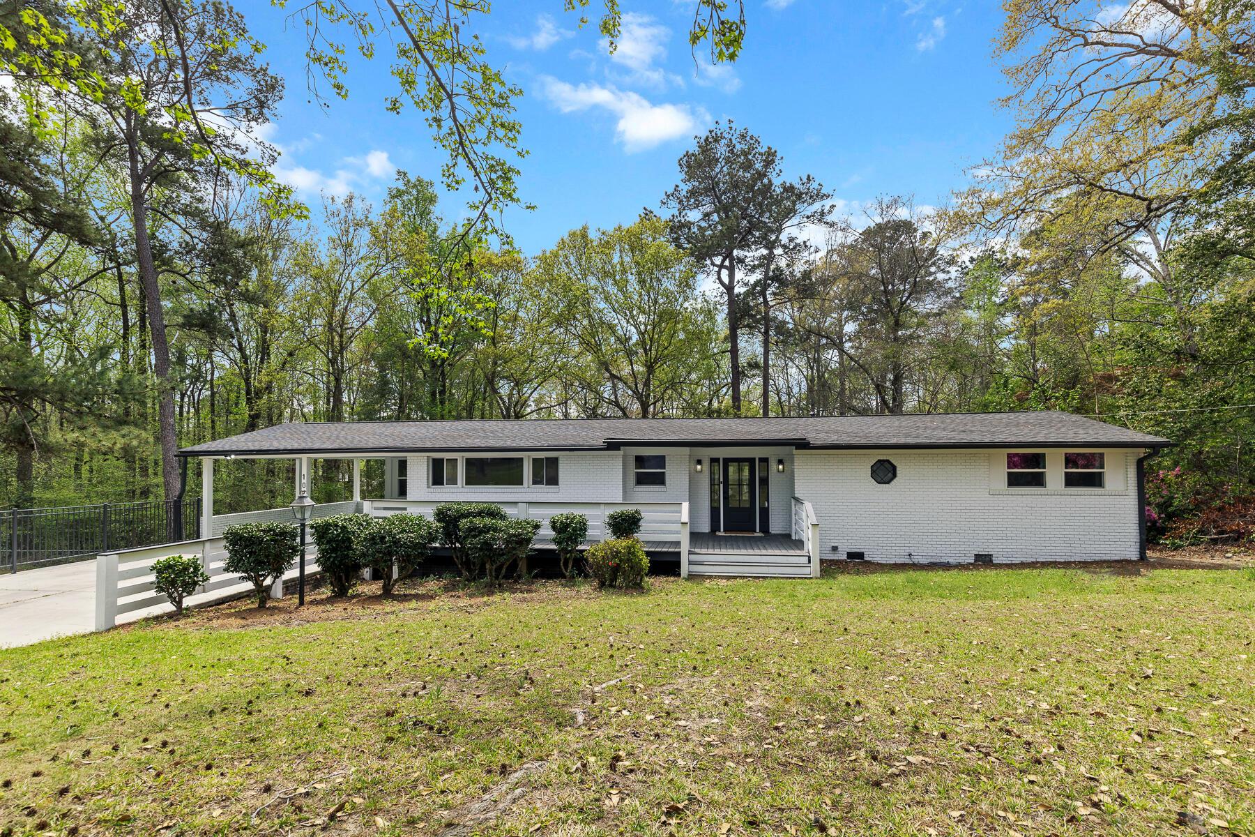 Woodland Dr, Summerville, SC 29485