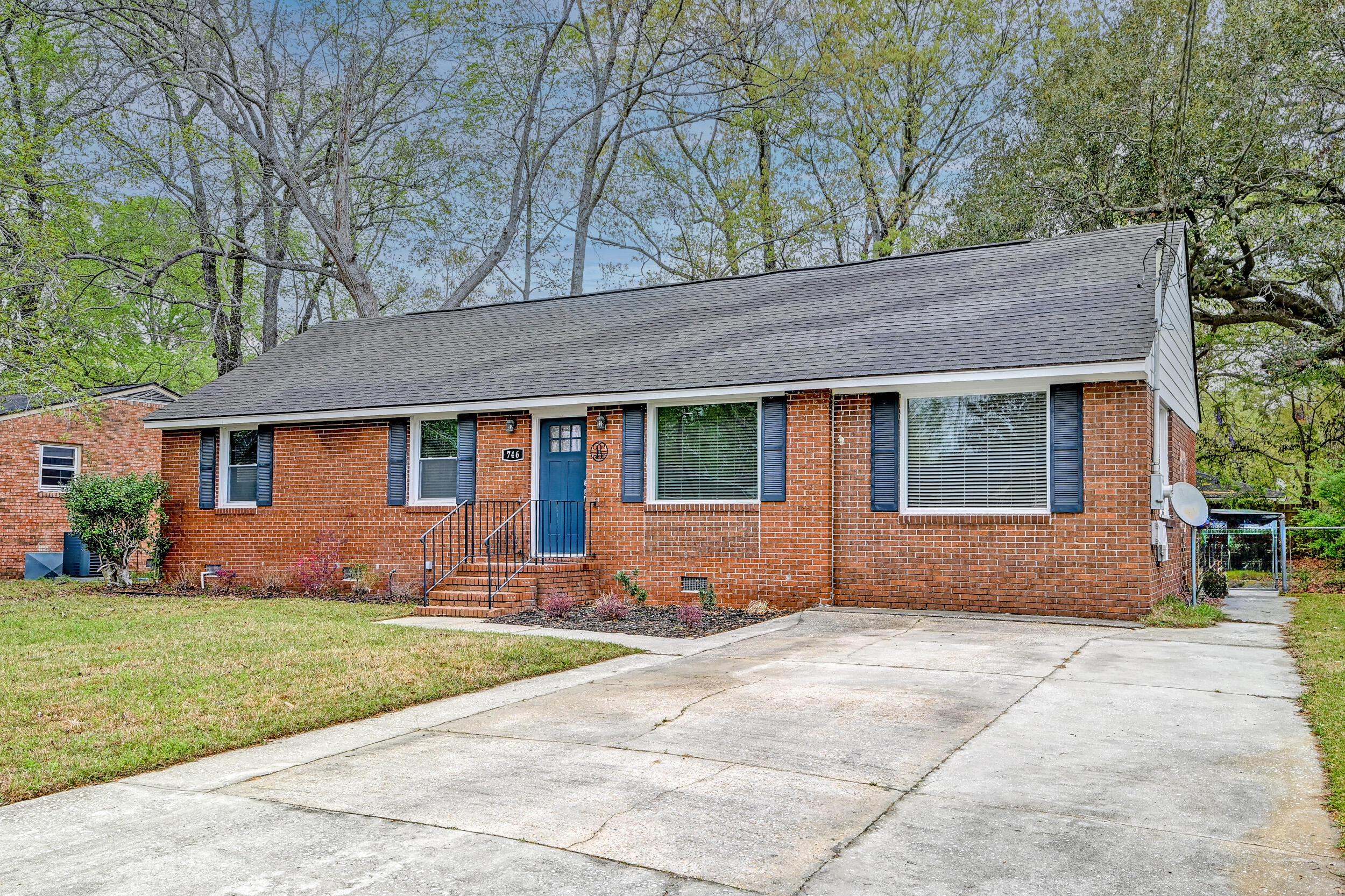 Cartwright Dr, Charleston, SC 29414