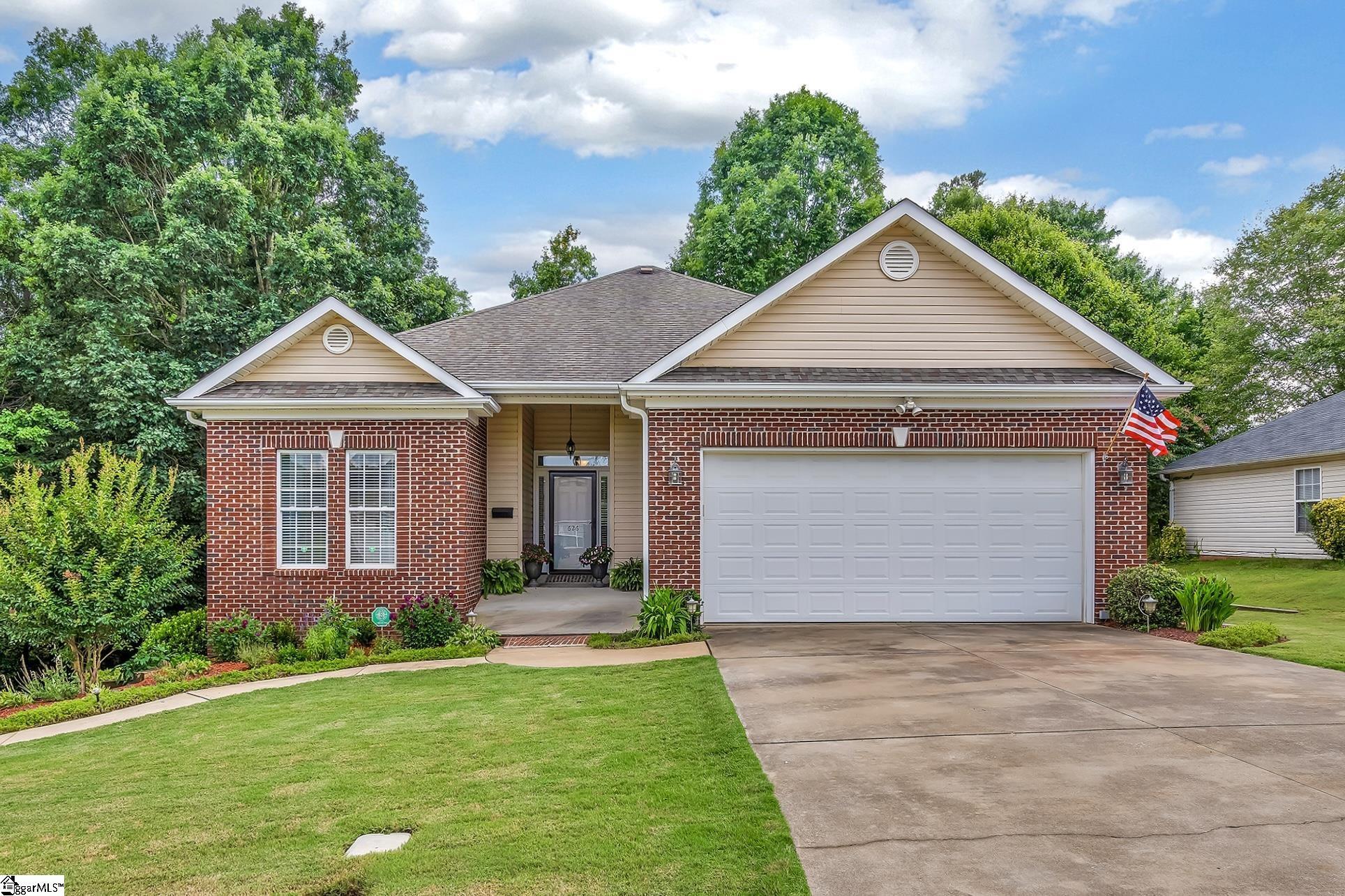 S Sweetwater Hills Dr, Moore, SC 29369