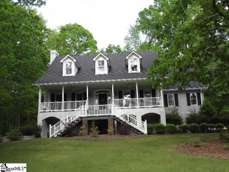 Parkview Ct, Laurens, SC 29360