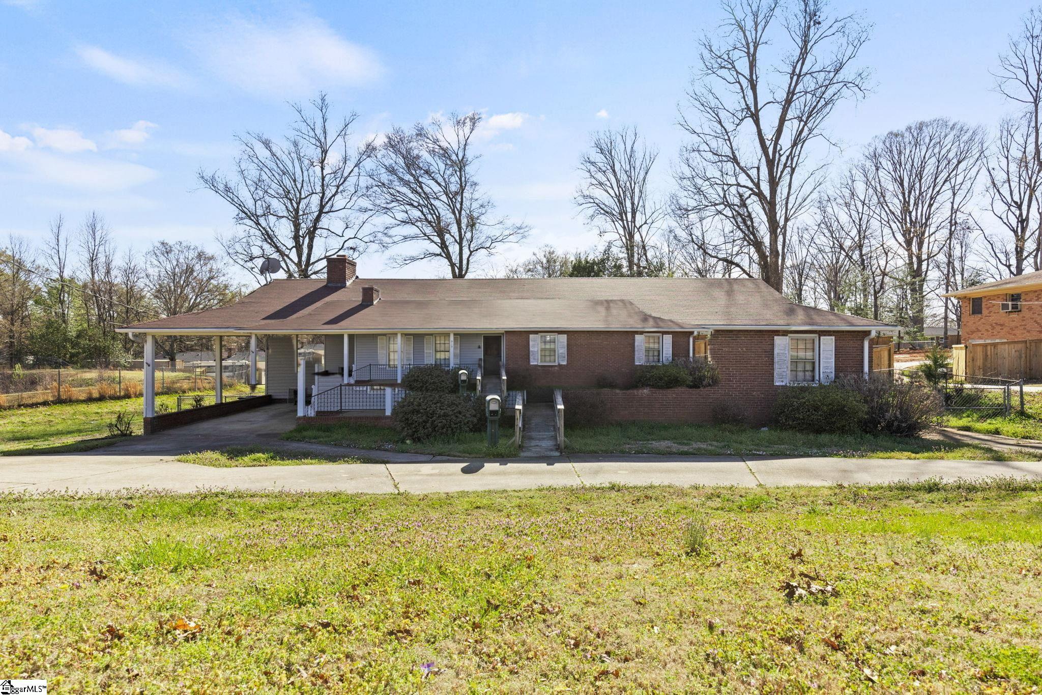 S Buncombe Rd, Greer, SC 29650