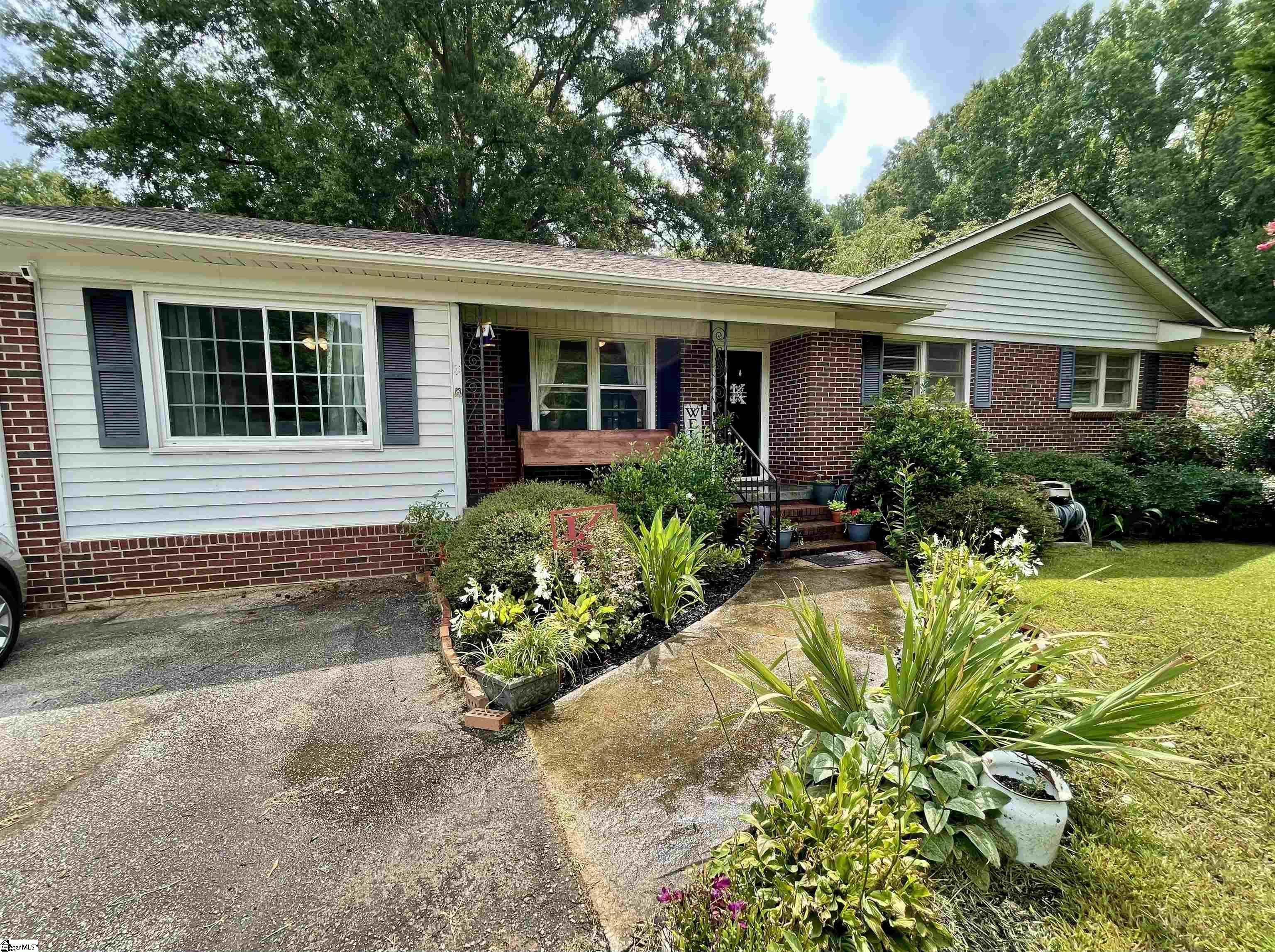 Fair Dr, Clinton, SC 29325