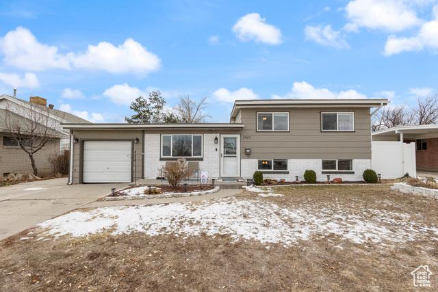 W Champagne Ave, Taylorsville, UT 84129