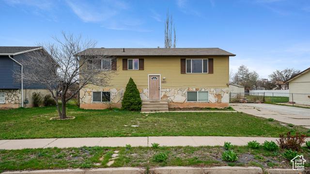 S 300 W, Clearfield, UT 84015