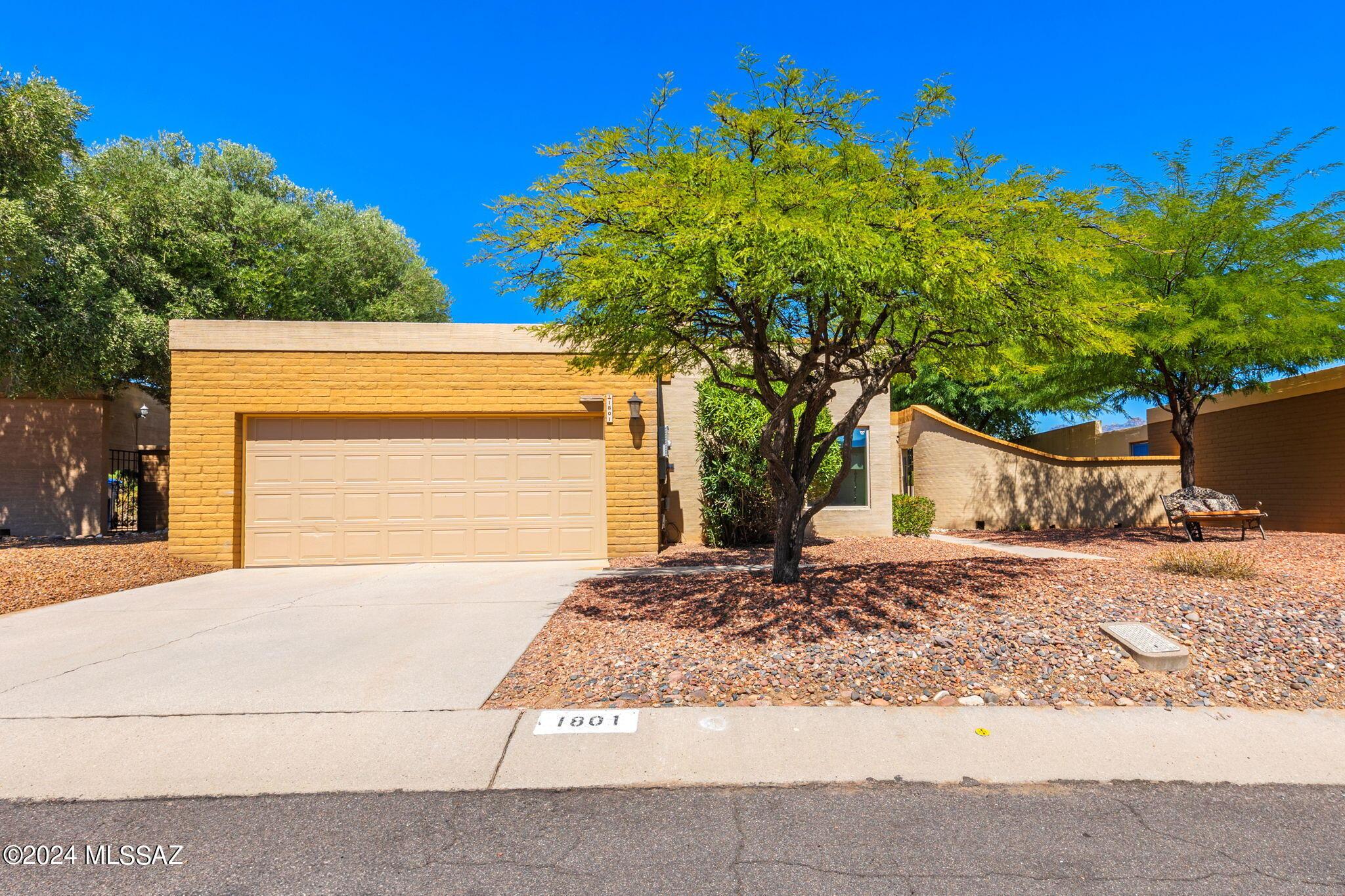 N Wrightstown Pl, Tucson, AZ 85715