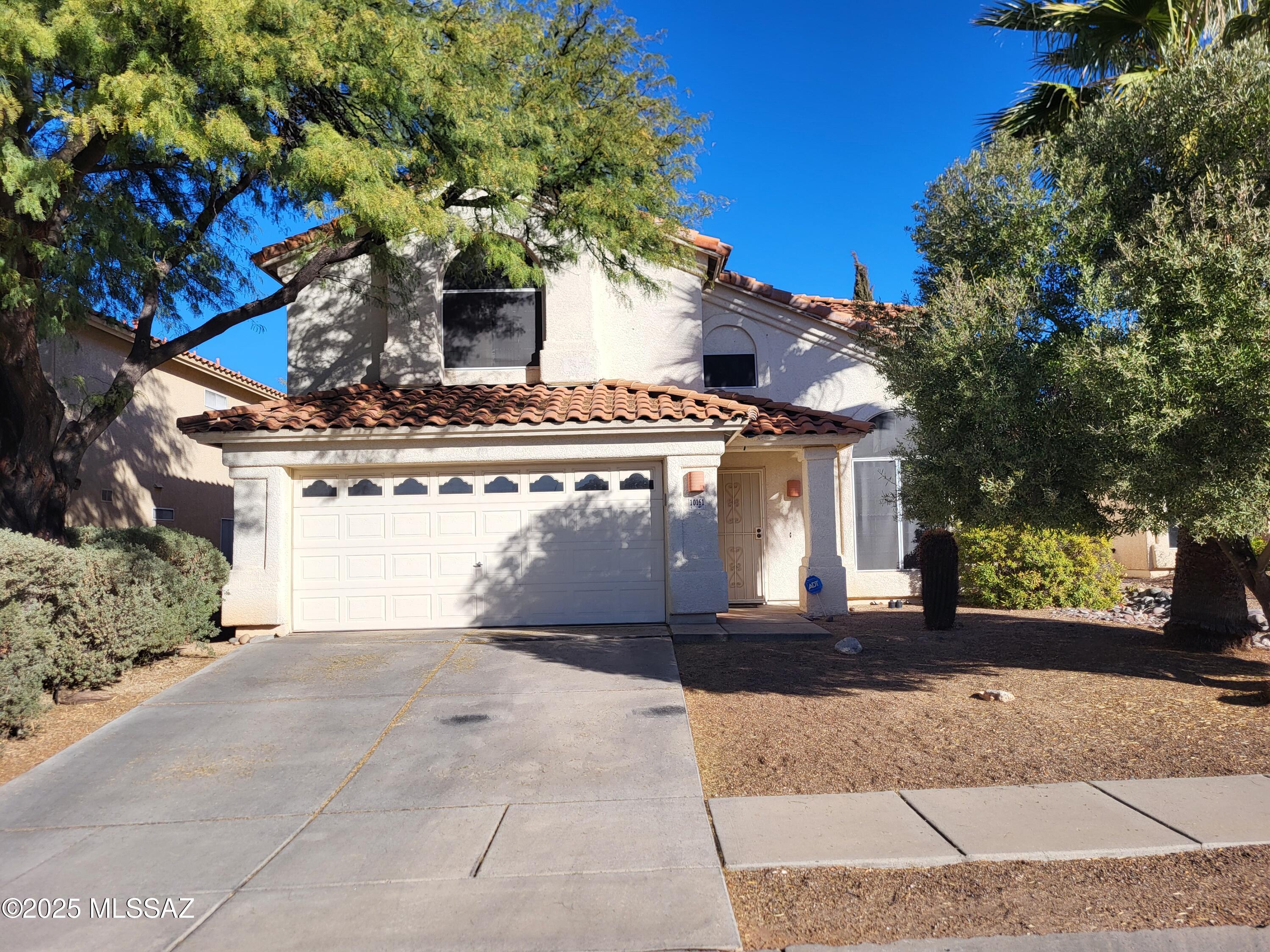 E Queensgate Way, Tucson, AZ 85748