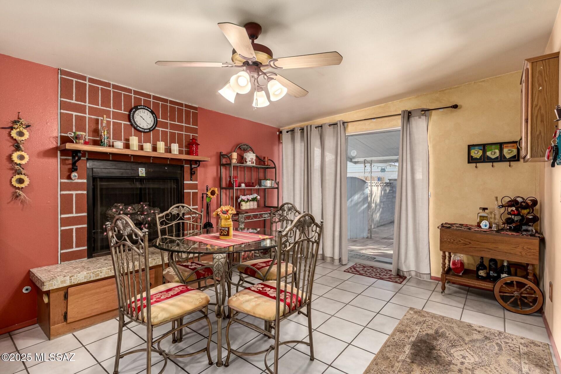 E Hawthorne St, Tucson, AZ 85710