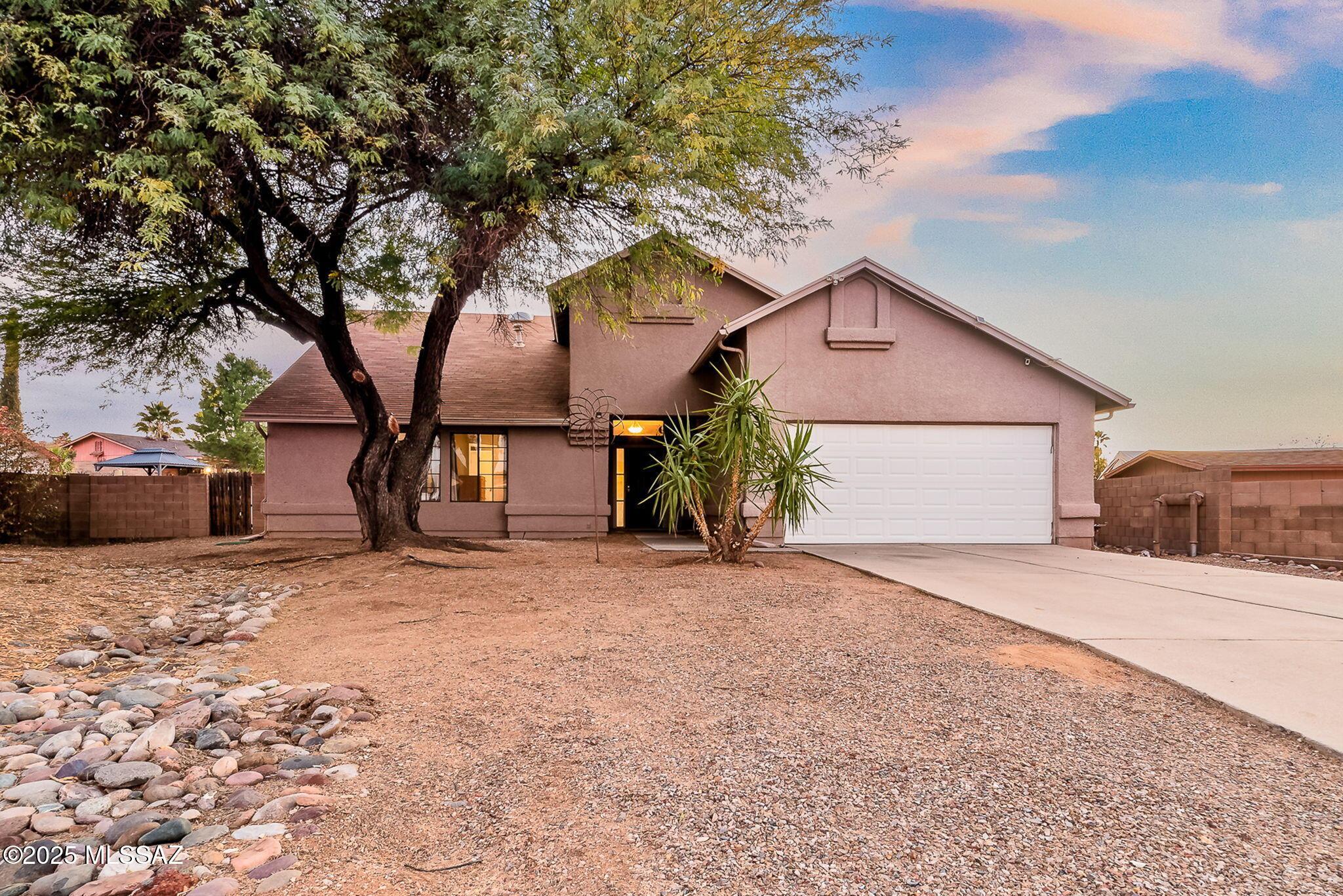 N Jasmine Pl, Tucson, AZ 85710