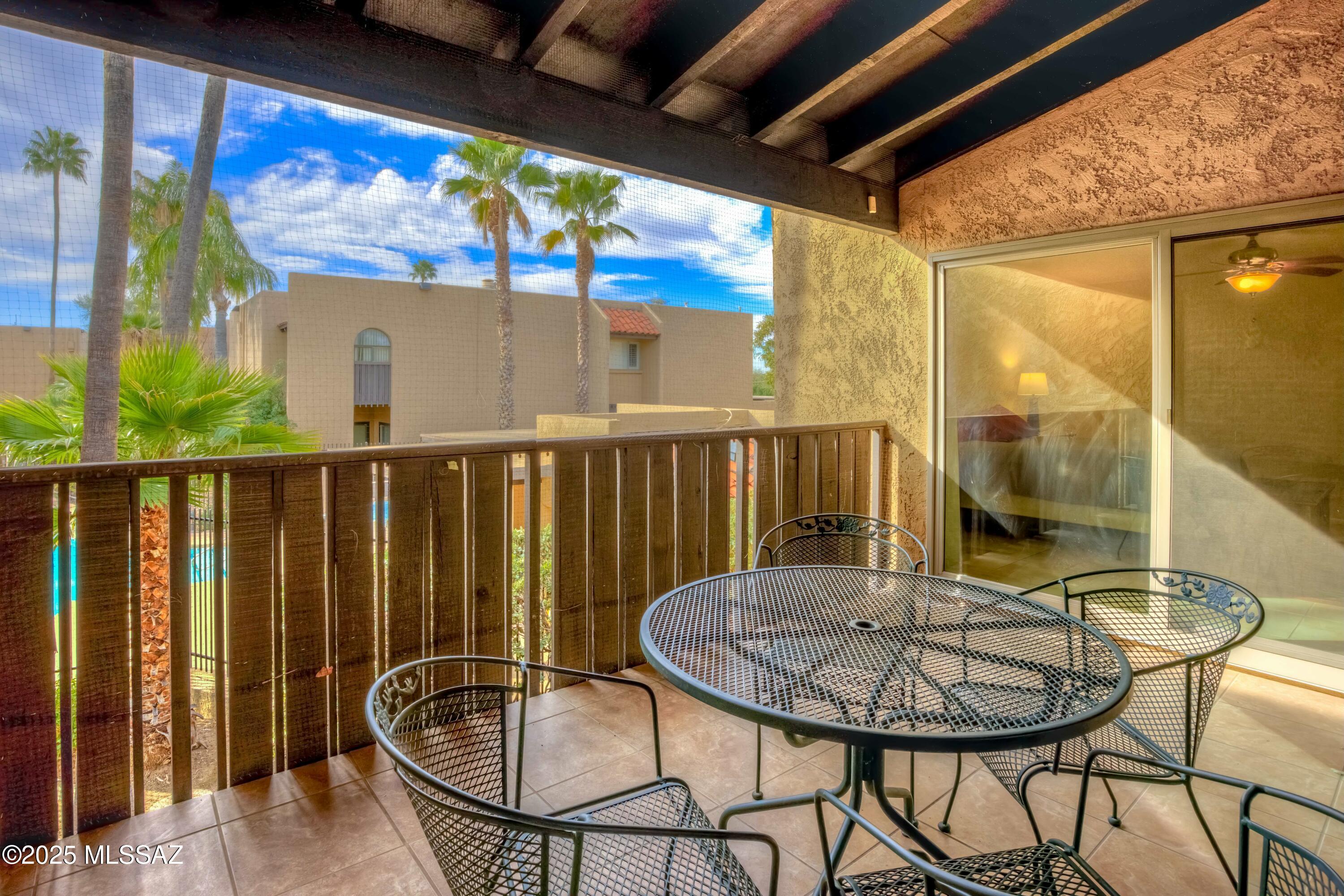 N Dodge Blvd, Tucson, AZ 85716