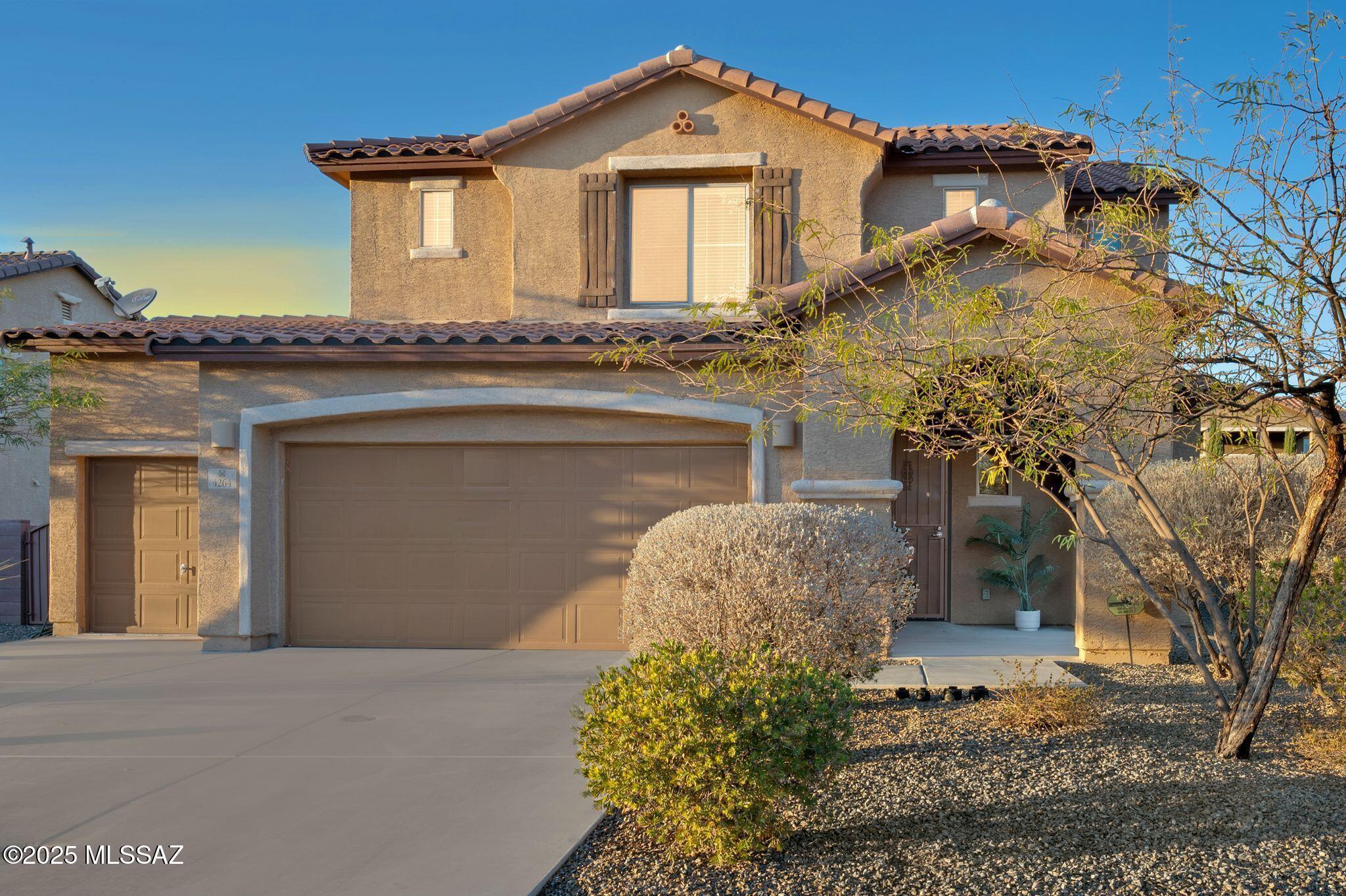 W Golden Gate Mountain Ct, Tucson, AZ 85746