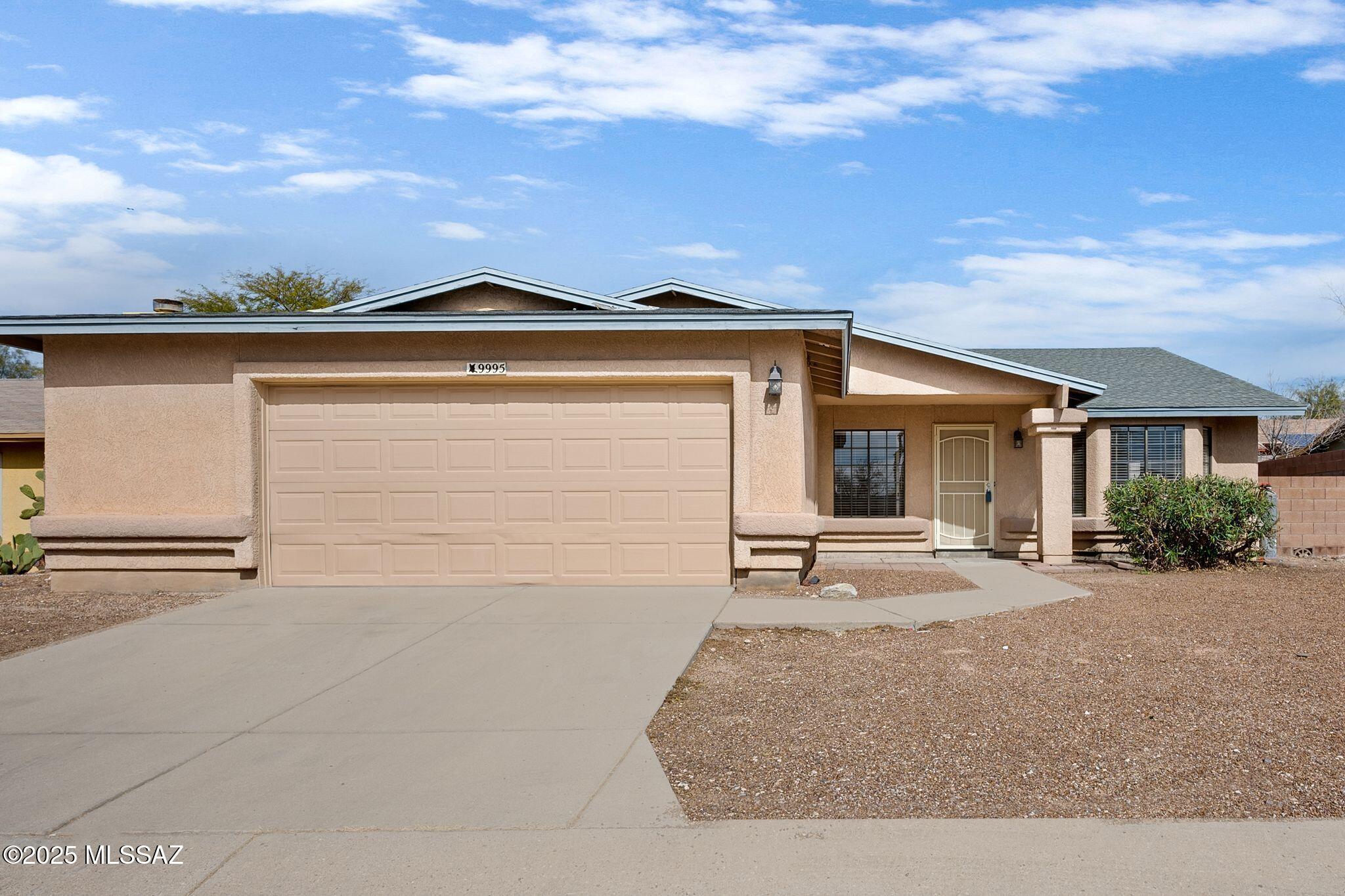 E Gray Hawk Dr, Tucson, AZ 85730