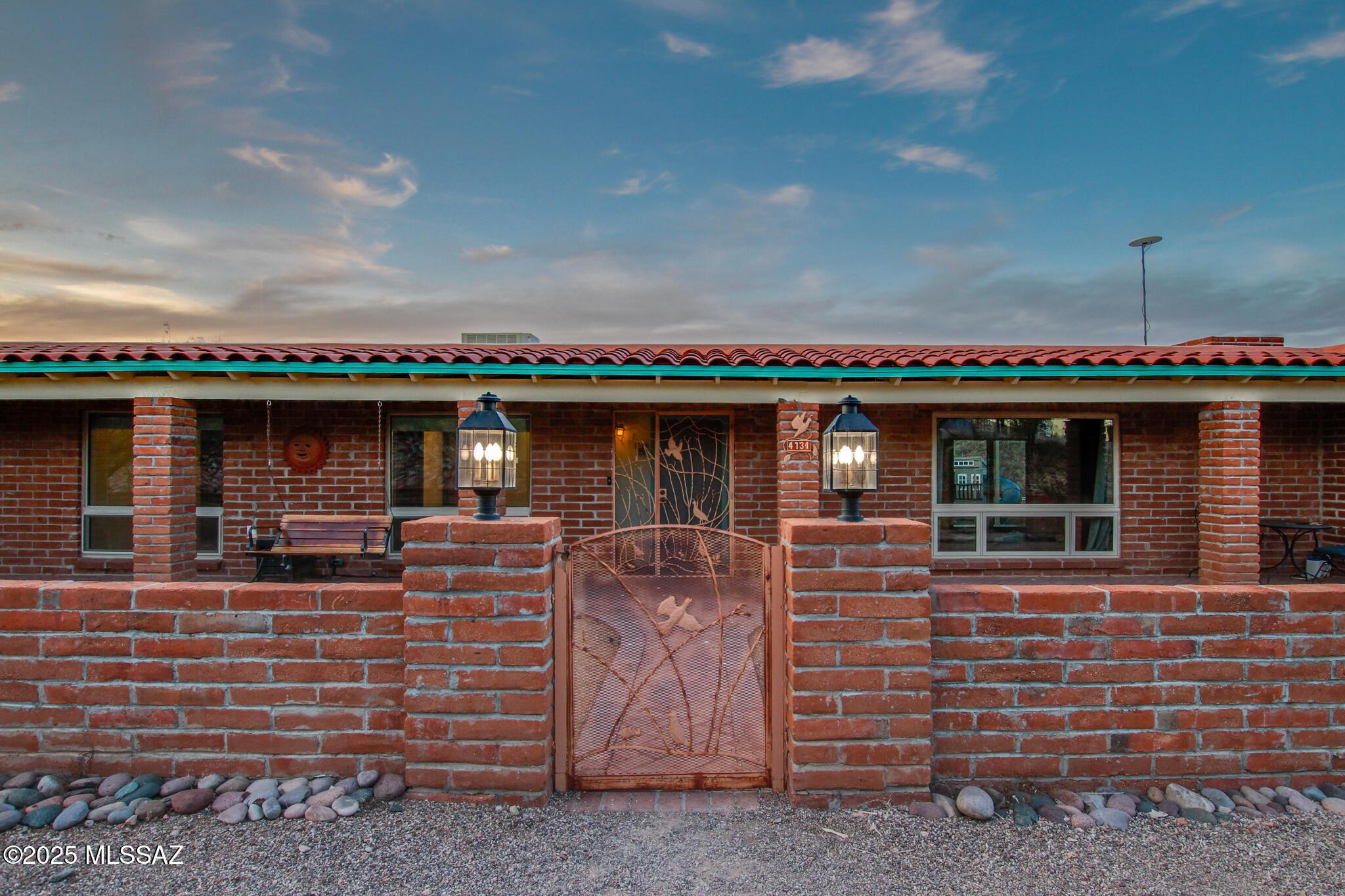 W Placita De Suerte, Tucson, AZ 85745