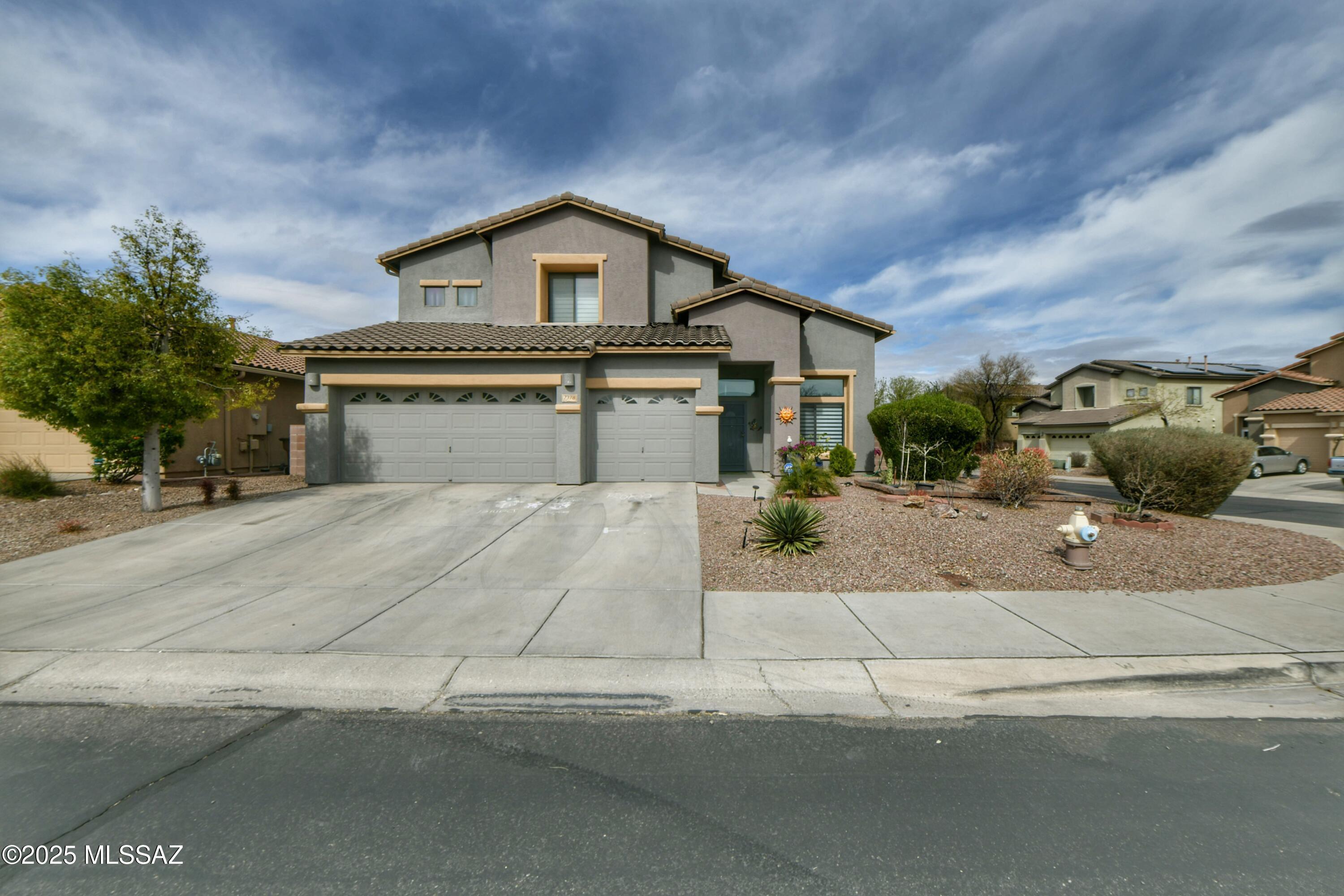 W Shining Amber Ln, Tucson, AZ 85743