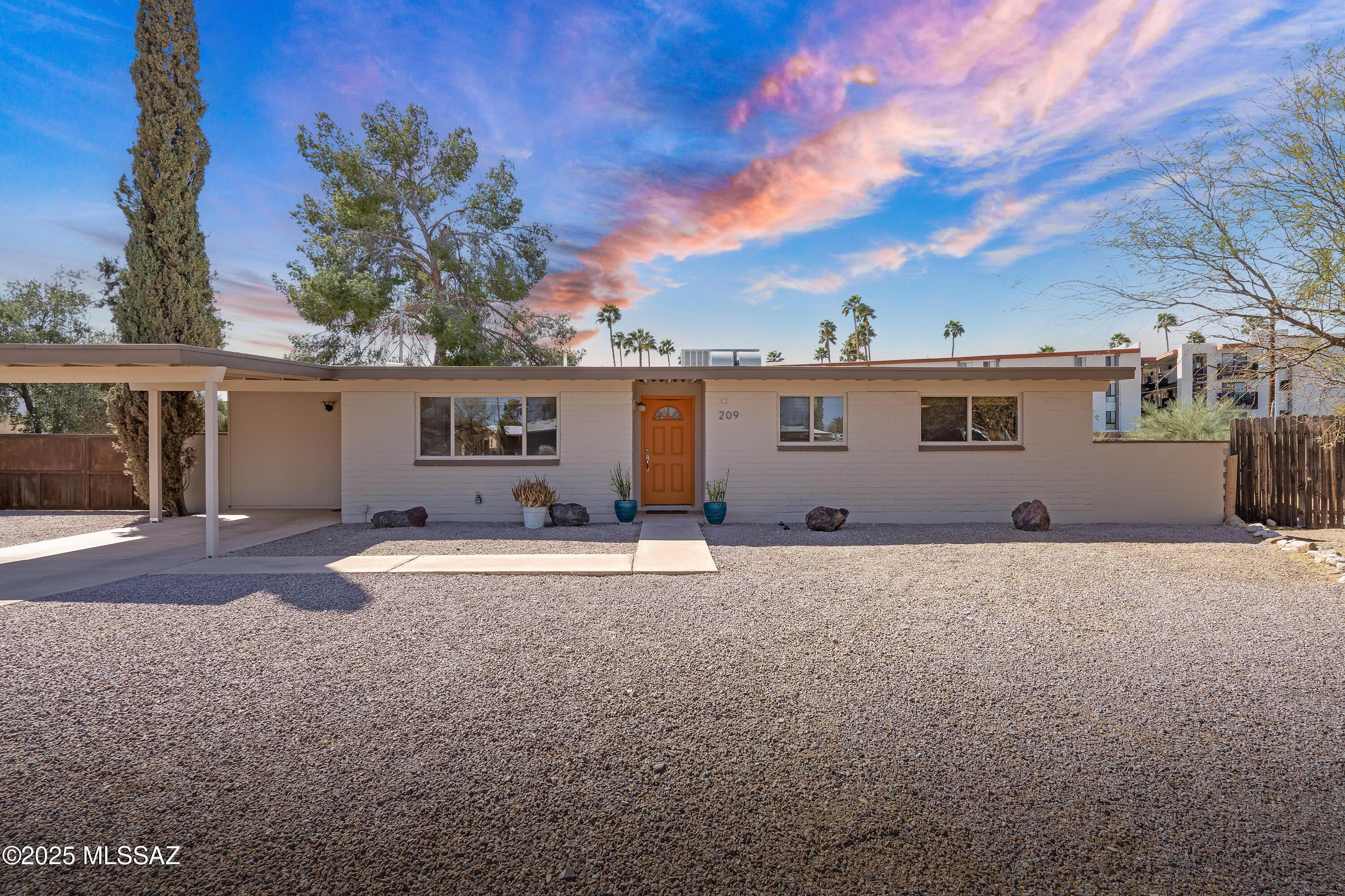 N Sarnoff Dr, Tucson, AZ 85710