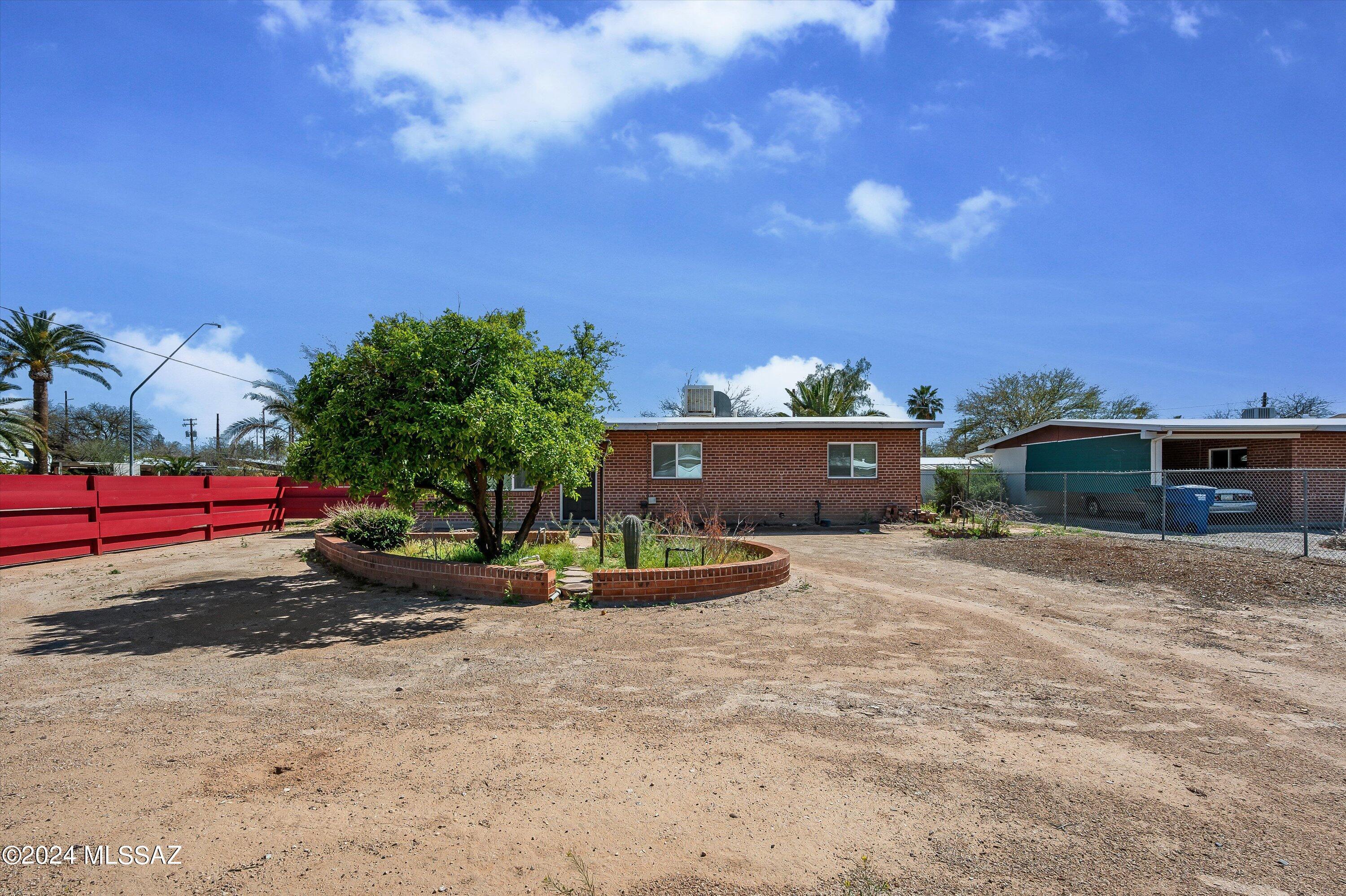 E Los Robles St, Tucson, AZ 85712