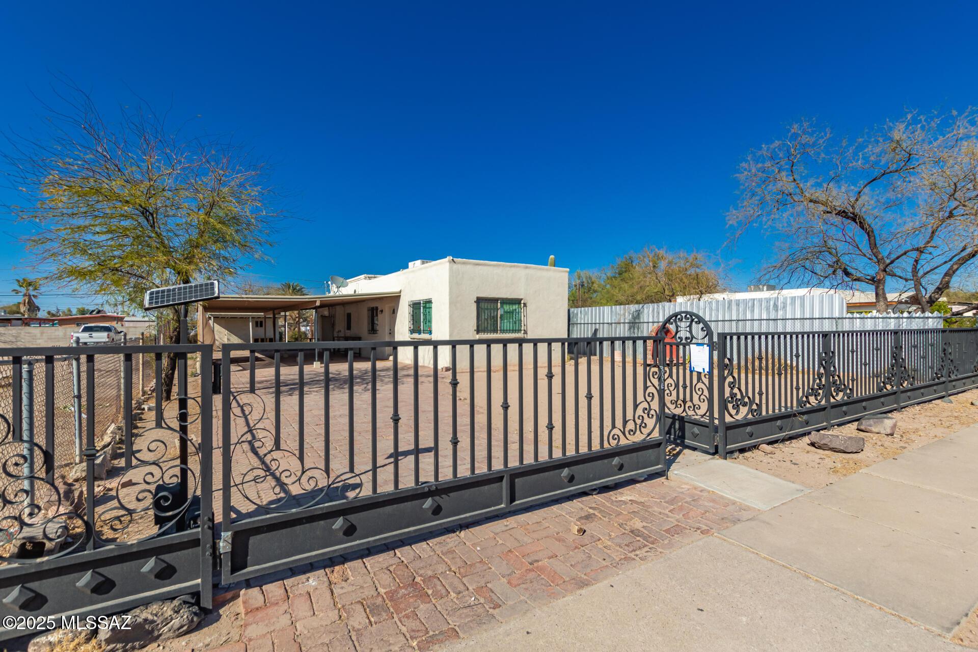 W Niagara St, Tucson, AZ 85745