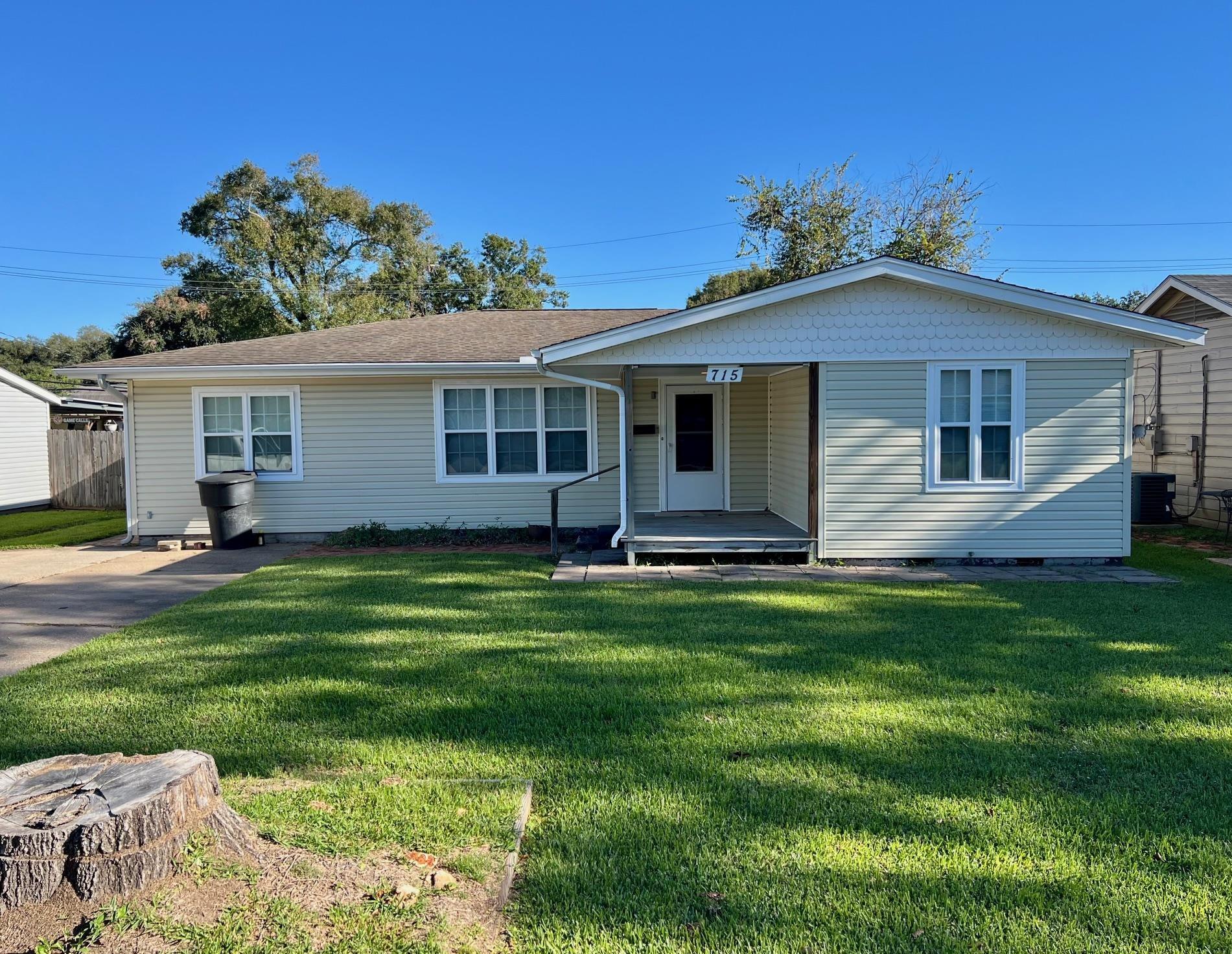 S 9th St, Nederland, TX 77627