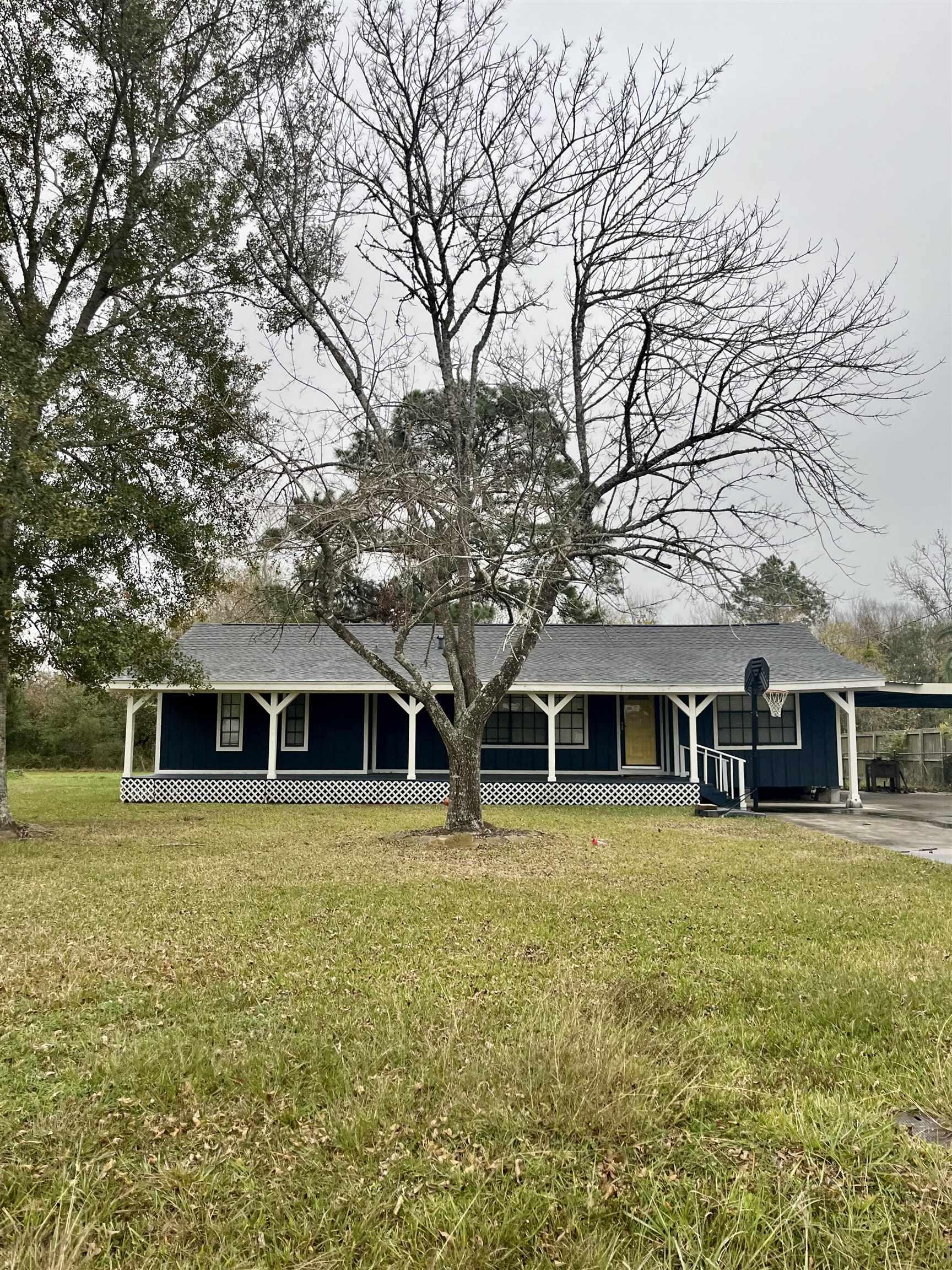 Beverly St, Bridge City, TX 77611