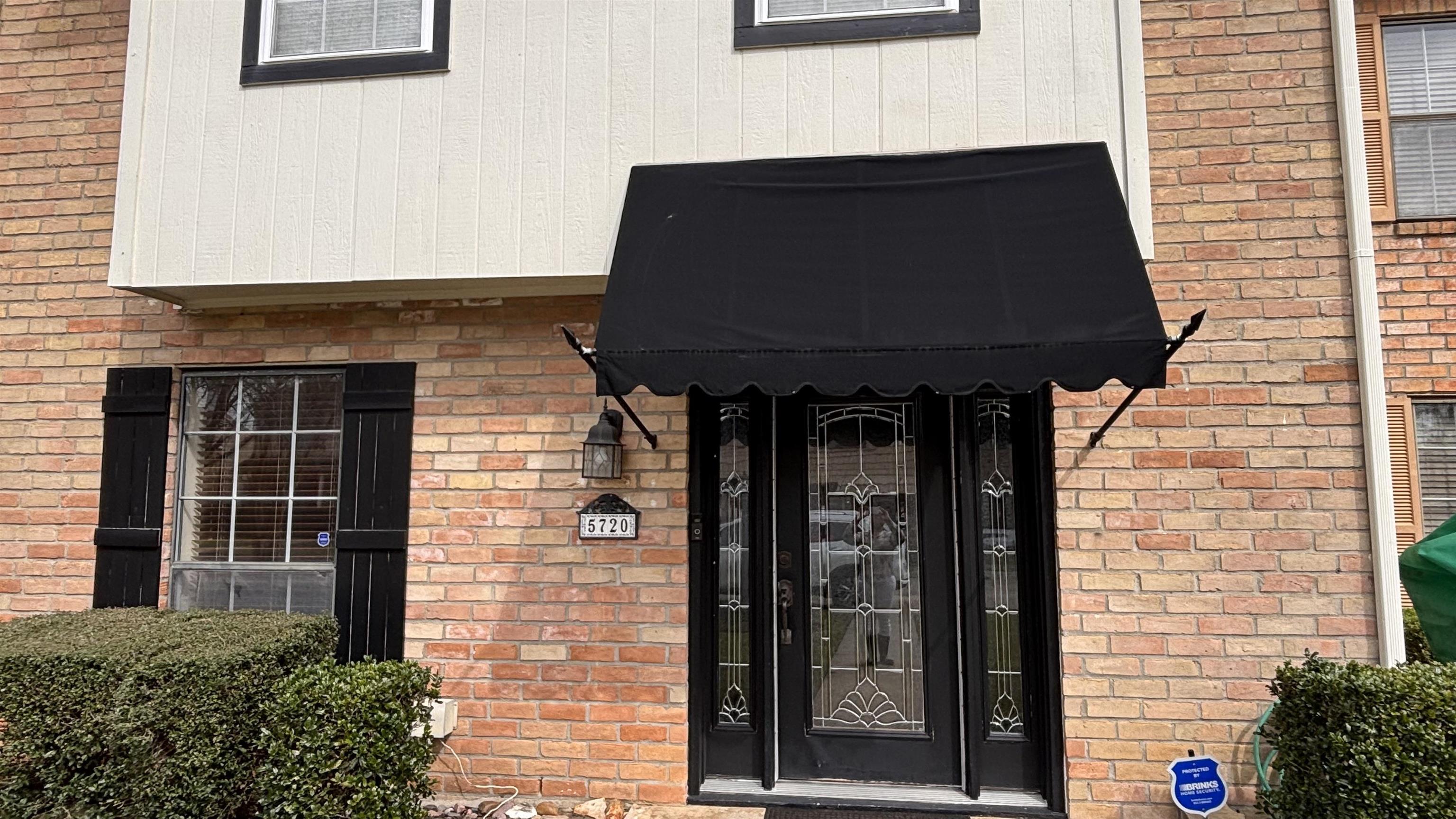 Townhouse Ln, Beaumont, TX 77707