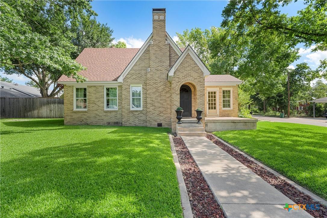 E 10th St, Cameron, TX 76520