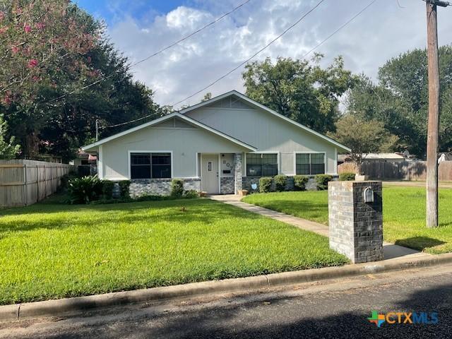 E 15th St, Cameron, TX 76520