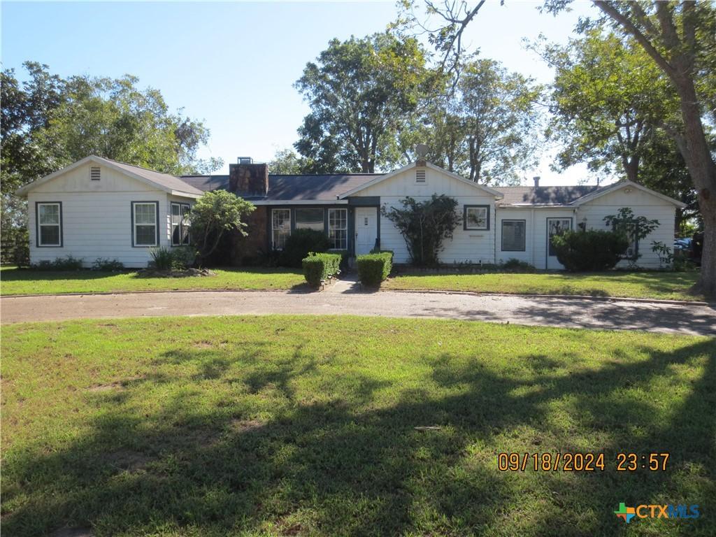 Refugio Hwy, Victoria, TX 77905