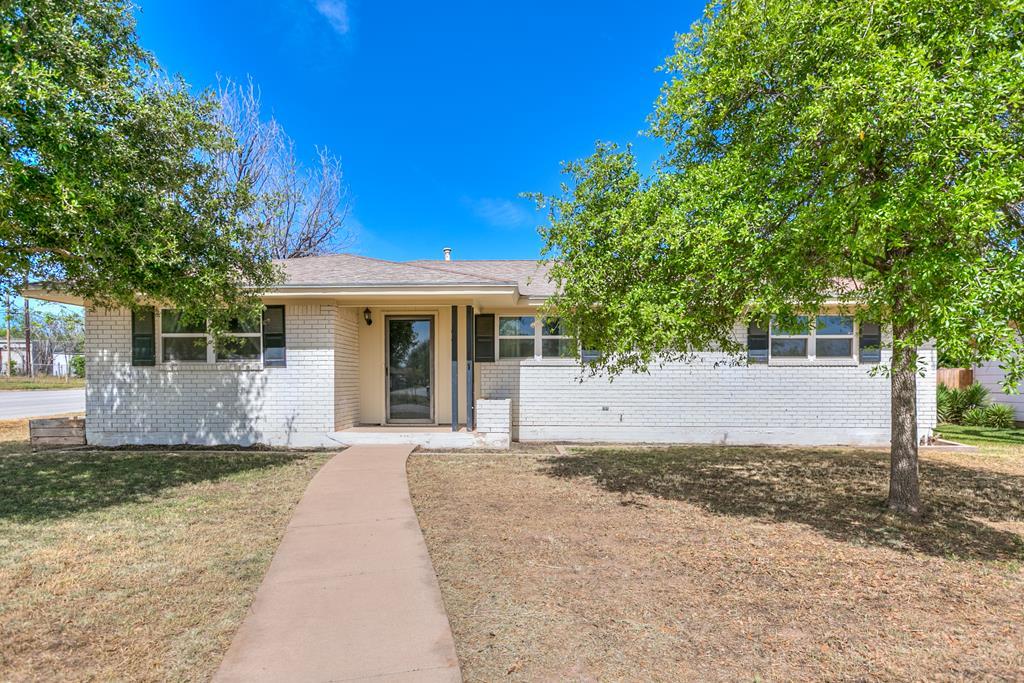 Sargent Ave, Ballinger, TX 76821