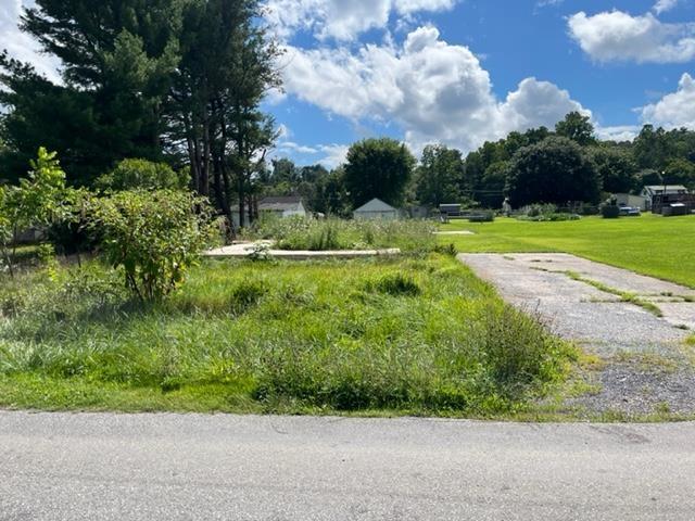 N Hancock St, Craigsville, VA 24430