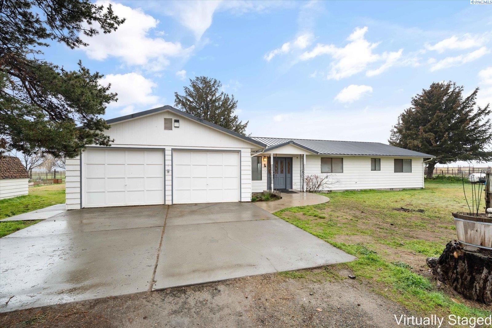E Euclid Rd, Mabton, WA 98935