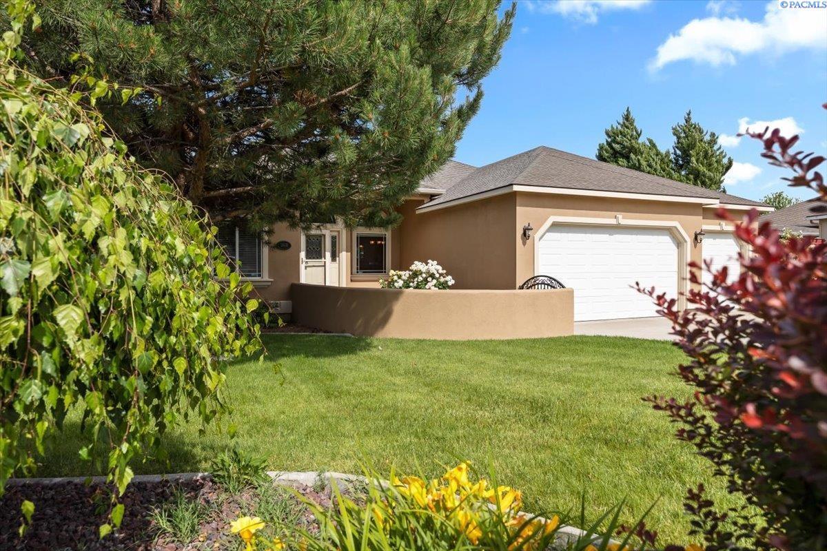 Jonagold Dr, Richland, WA 99352
