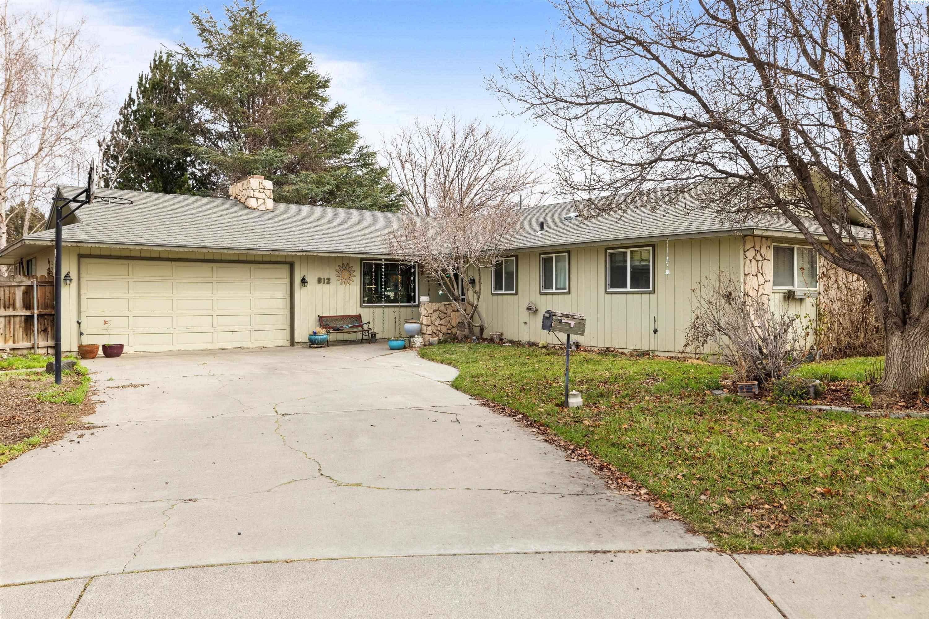 N Sheppard Pl, Kennewick, WA 99336