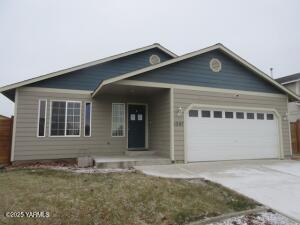 Maxwell Ct, Grandview, WA 98930