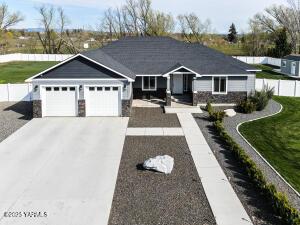 Bachelorview Dr, Yakima, WA 98903