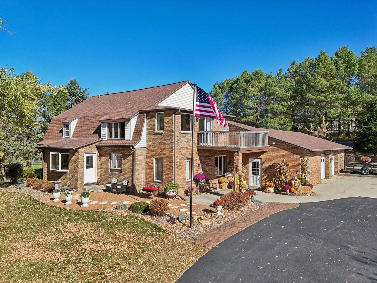 Hickory Dr, Kewaskum, WI 53040