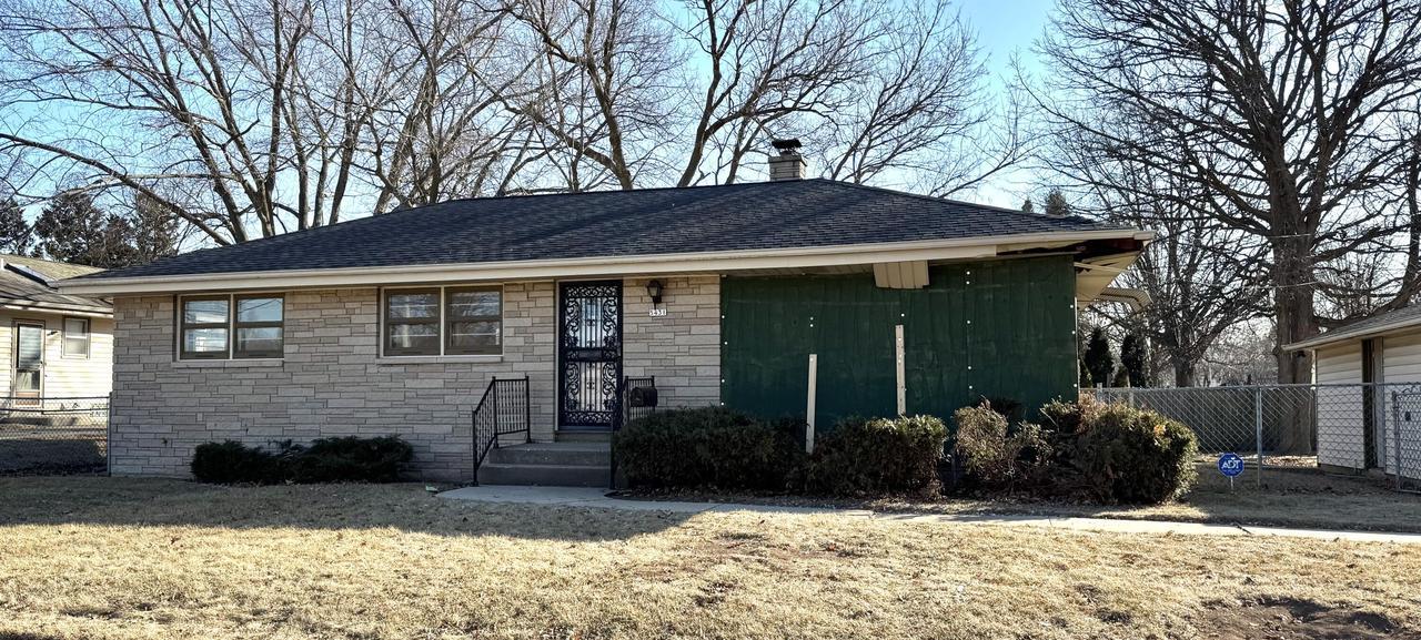 W Green Tree Rd, Milwaukee, WI 53223