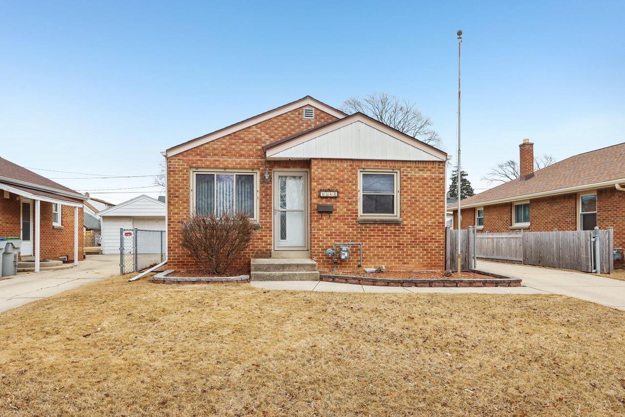 S Taylor Ave, Milwaukee, WI 53207