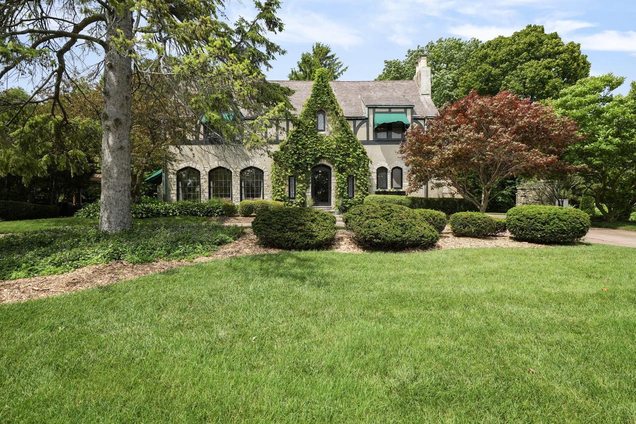 N Vincennes Cir, Racine, WI 53402