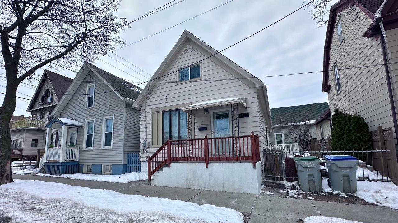 S 10th St, Milwaukee, WI 53204