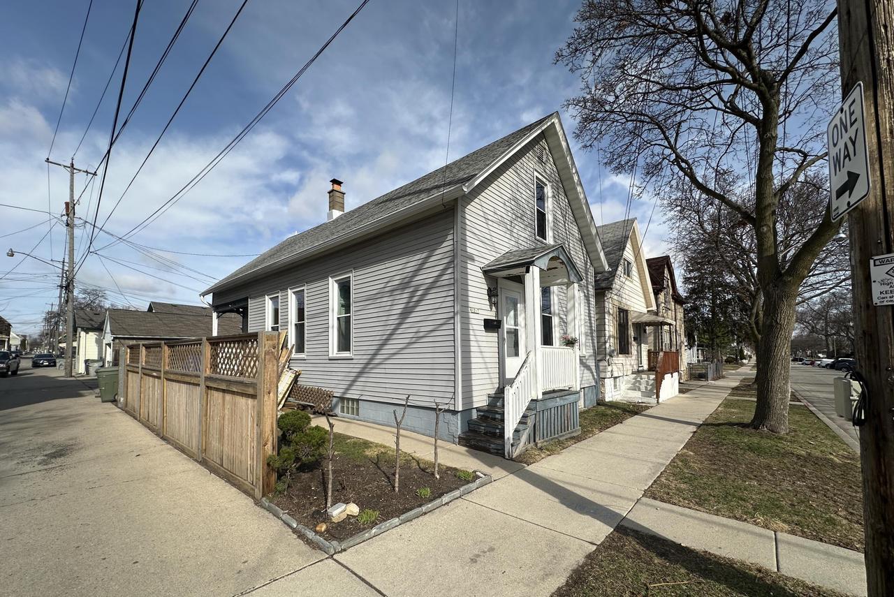 S 10th St, Milwaukee, WI 53204